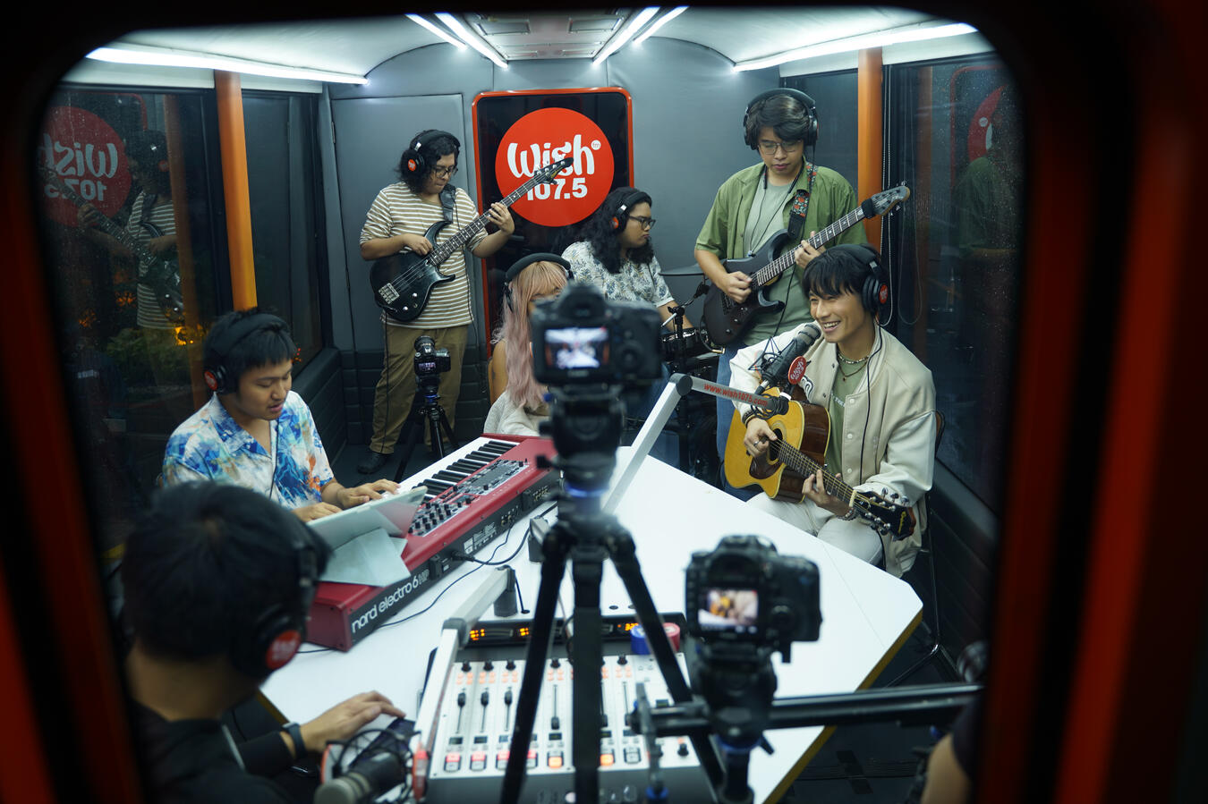 Wish 107.5's Roadshow © Joshua Kim